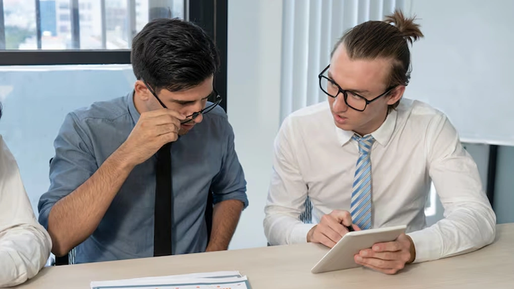 Corporate vs Local Reporting